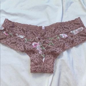 Floral cheeky thong